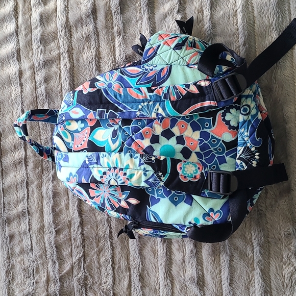 ❌️SOLD❌️ Vera Bradley Lotus Flower Swirl Backpack - Picture 3 of 9